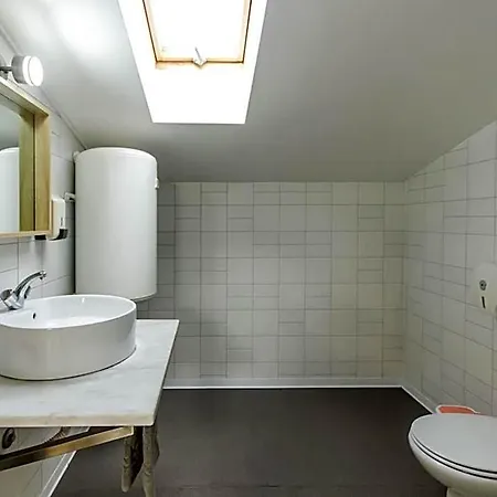 Peniche Surfcamp Hotel