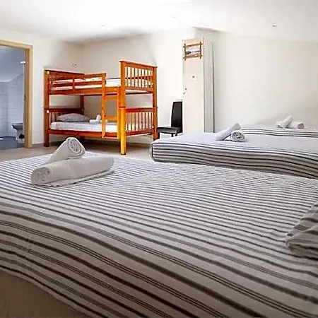 Hotel Peniche Surfcamp *